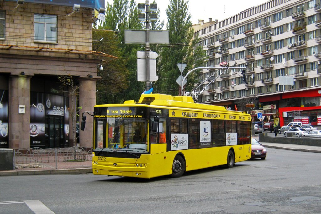 Депутат Киевсовета просит наладить график движения столичного троллейбуса №17