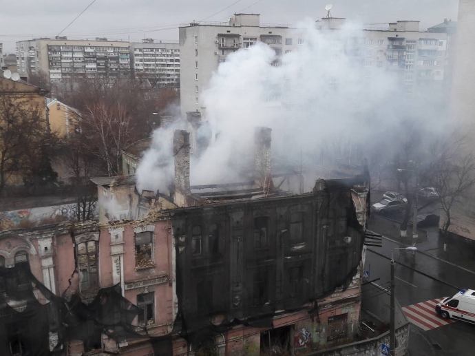 В КГГА высказались по поводу двух сгоревших исторических зданий на Подоле