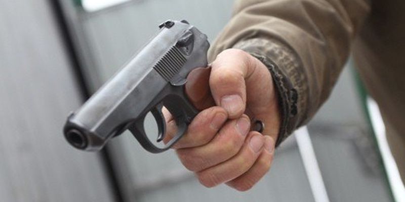 Вооруженный неизвестный убил в Киевской области охранника во время ограбления ювелирного магазина