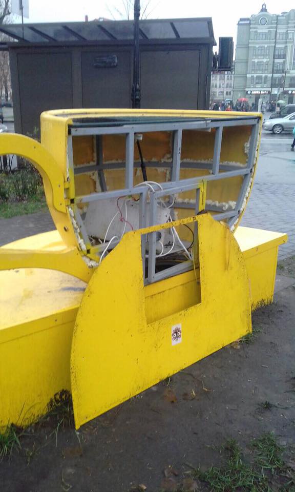 Вандалы украли в Киеве оборудование для раздачи вай-фай