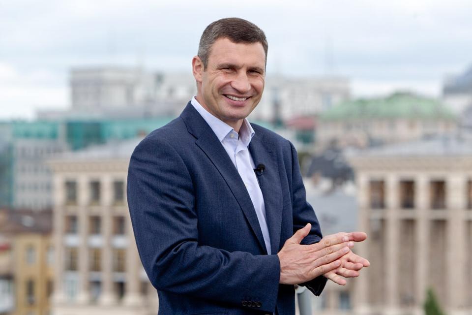 В ноябре Виталий Кличко заработал 15,4 тыс. гривен