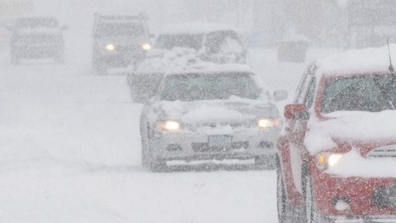 Мокрый снег, туман и гололед: жителей Киевщины предупредили о непогоде на выходных