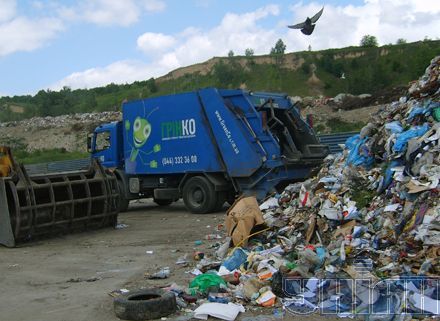Жители Голосевского района Киева просят не допустить возобновления работы мусороперерабатывающего завода и закрыть мусорный полигон №6