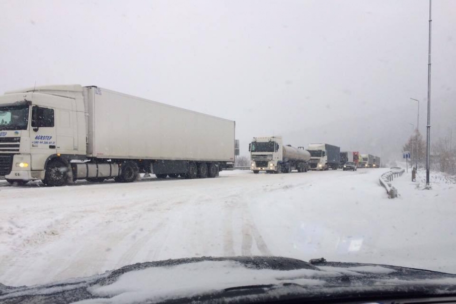 Продлено ограничение на въезд грузовиков в Киев
