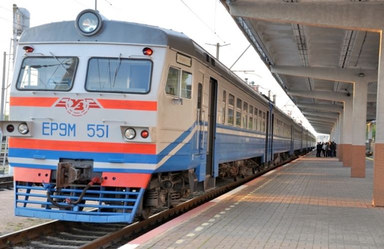 В феврале на киевском направлении не будет шестивагонных пригородных поездов – “Укрзализниця”