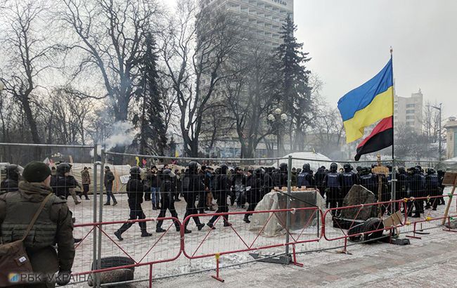 Под Верховной Радой в Киеве произошли столкновения (видео)
