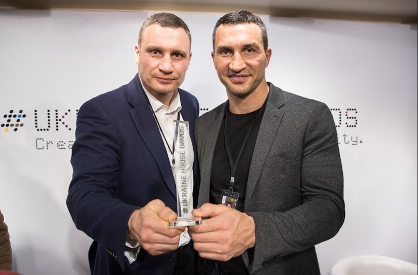 Кличко в Давосе вручили награду за успешное продвижение положительного образа Украины в мире