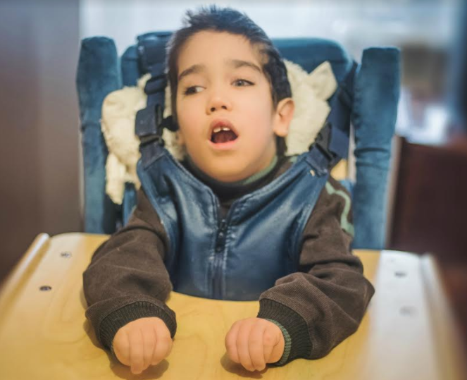 Маленькому киевлянину нужна помощь на лечение детского церебрального паралича