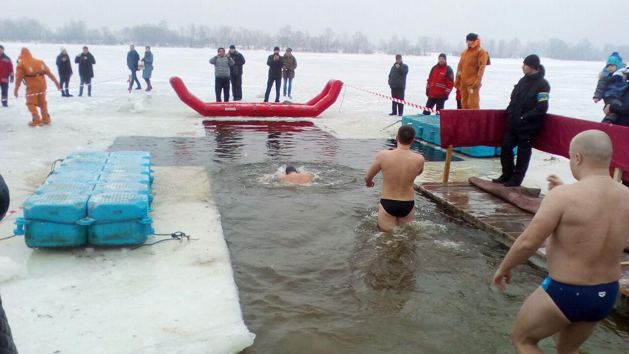В местах купания на Крещение в Киеве будут дежурить 125 спасателей