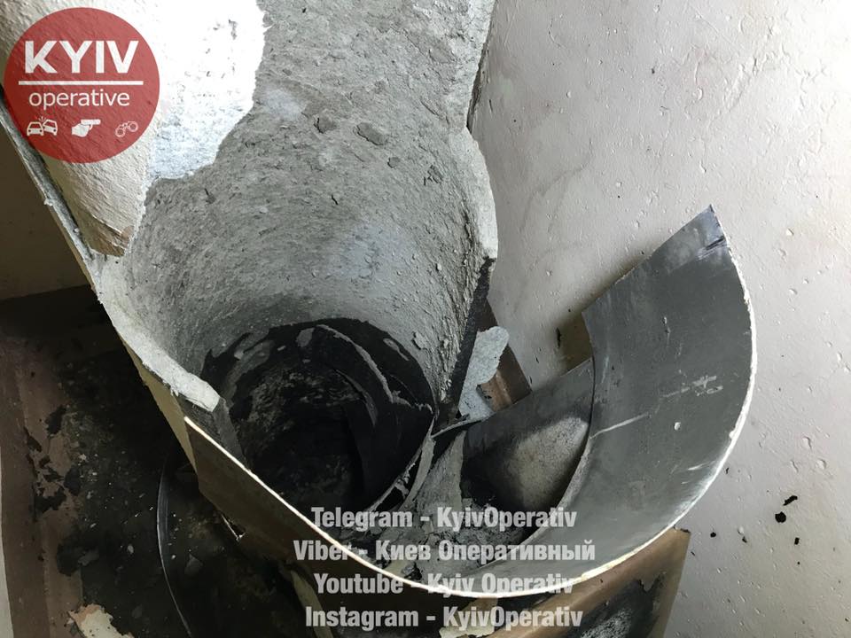 В киевской многоэтажке произошел взрыв в мусоропроводе (фото, видео)