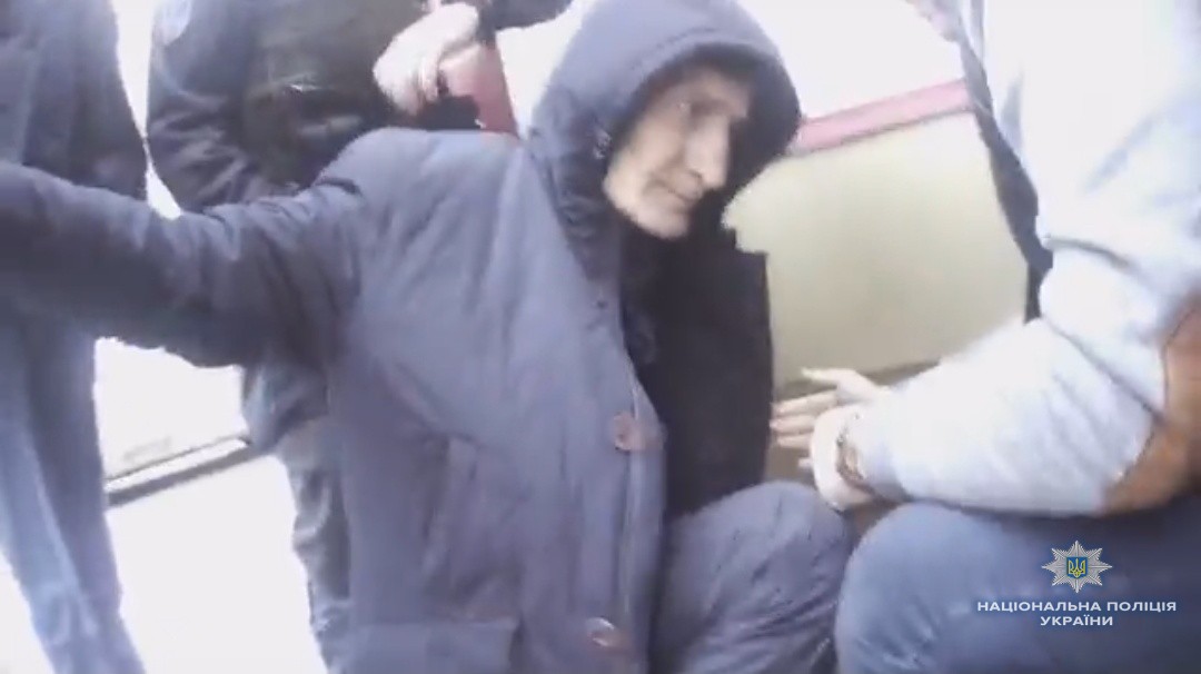 Полицейские Киевщины выдворили из Украины российского криминального авторитета (фото, видео)
