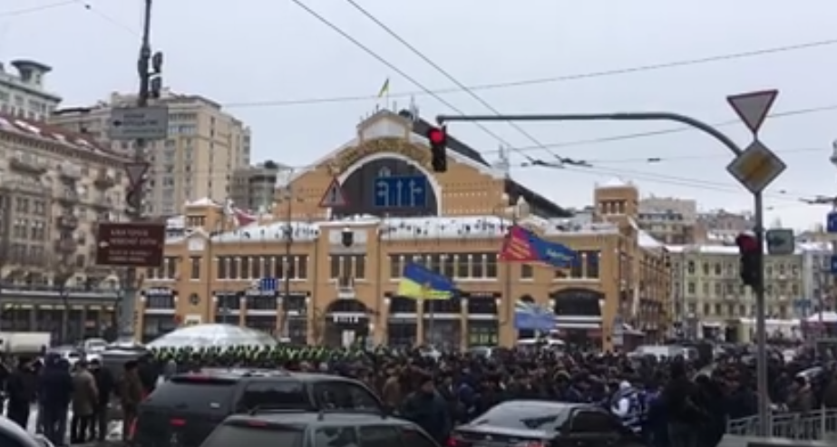 Движение на Бессарабской площади в Киеве перекрыто (фото, видео)