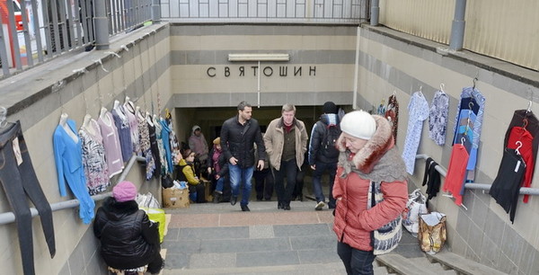 Возле метро “Святошин” в Киеве появиться временная остановка общественного транспорта