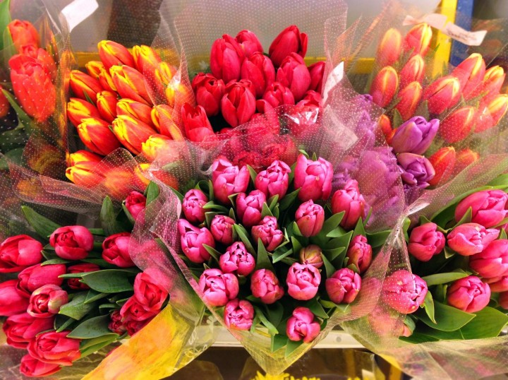 К 8 марта в Киеве традиционно дорожают цветы