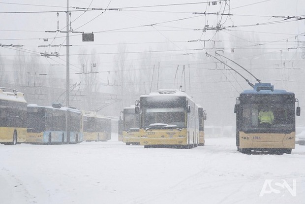 В Киеве введено оперативное положение на маршрутах общественного транспорта