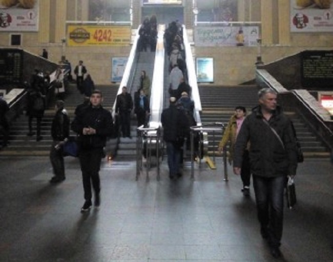 На железнодорожном вокзале Киева установят новые эскалаторы