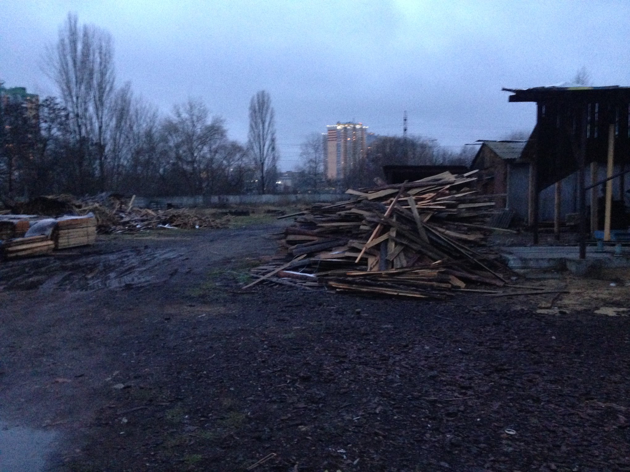 Прокуратура требует вернуть городу земельный участок на Оболони стоимостью 5 млн гривен