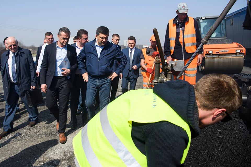 Аварийный ремонт трассы Киев-Одесса планируют завершить до 1 мая