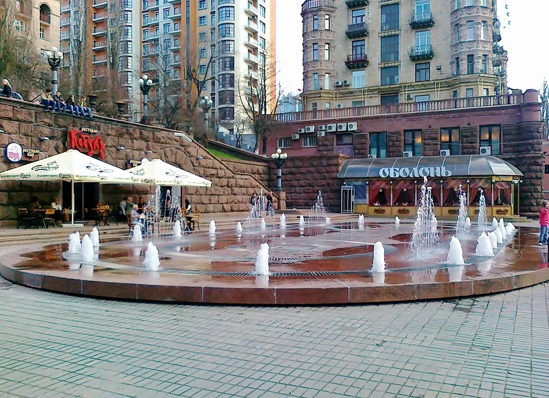 Прокуратура отсудила в пользу общины Киева техпомещения фонтана на Крещатике