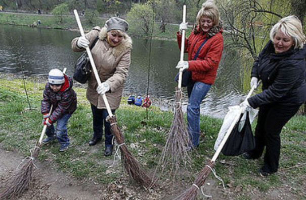 Киевлянам предлагают помочь коммунальщикам убирать столицу (адреса)
