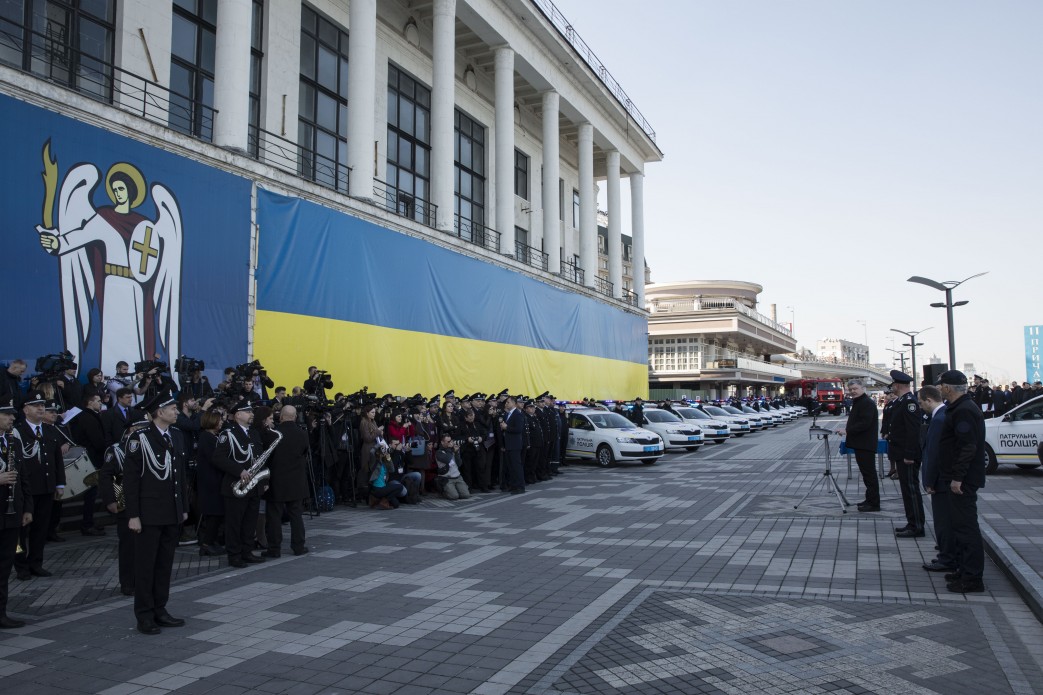 Порошенко учредил День полиции