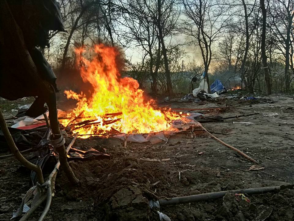 По факту уничтожения лагеря ромов на Лысой горе в Киеве полиция открыла уголовное производство
