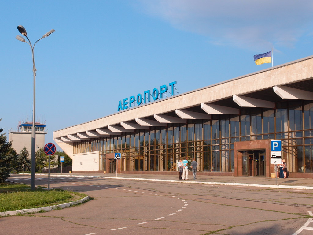 Из Киева в Херсон самолеты будут летать трижды в день