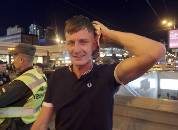 Полиция задержала двух участников нападения на фанатов “Ливерпуля” в Киеве (фото, видео)