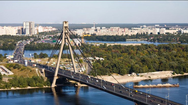 На Северном мосту в Киеве на одну ночь ограничат движение транспорта