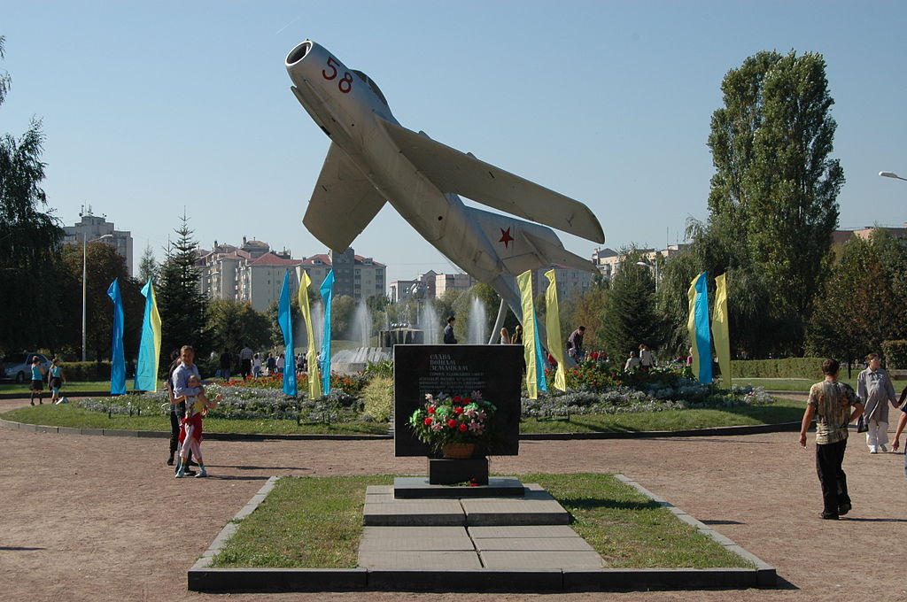 Чиновника Киевской облгосадминистрации подозревают в растрате 7 млн гривен при капремонте парка в Броварах
