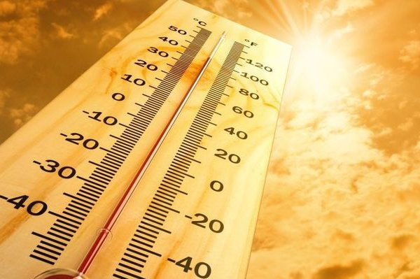 С начала мая в Киеве зафиксировали 10 температурных рекордов