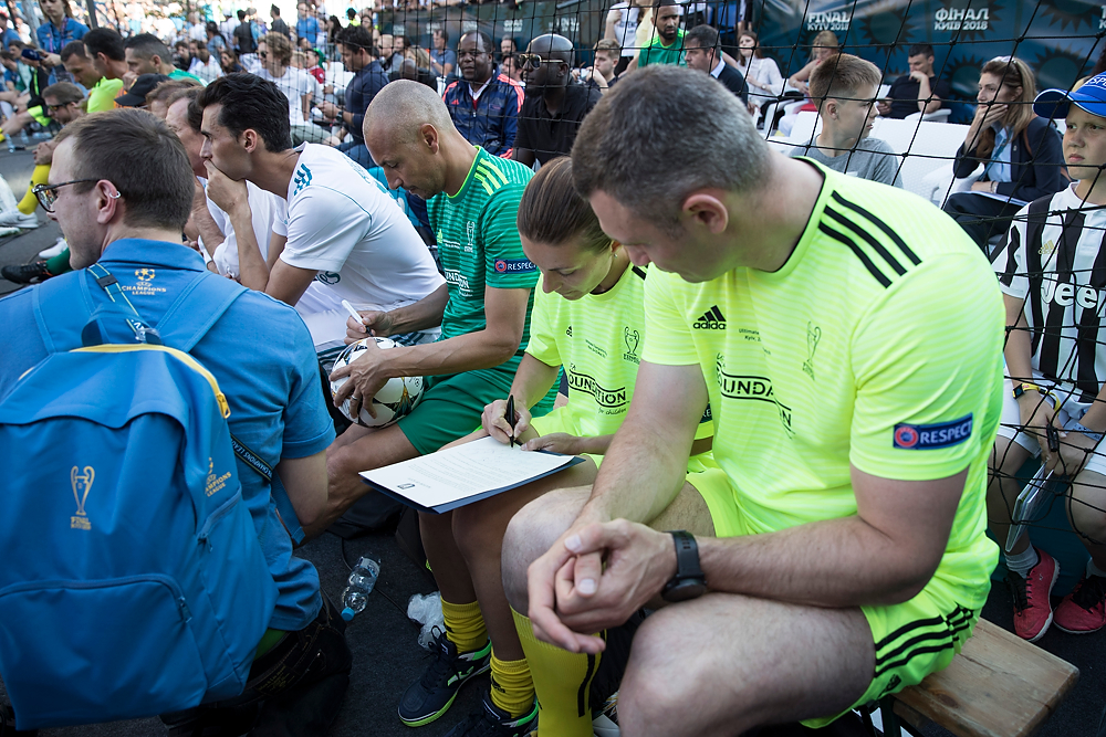 Кличко собирает подписи известных спортсменов и футболистов под письмом с требованием освободить Сенцова