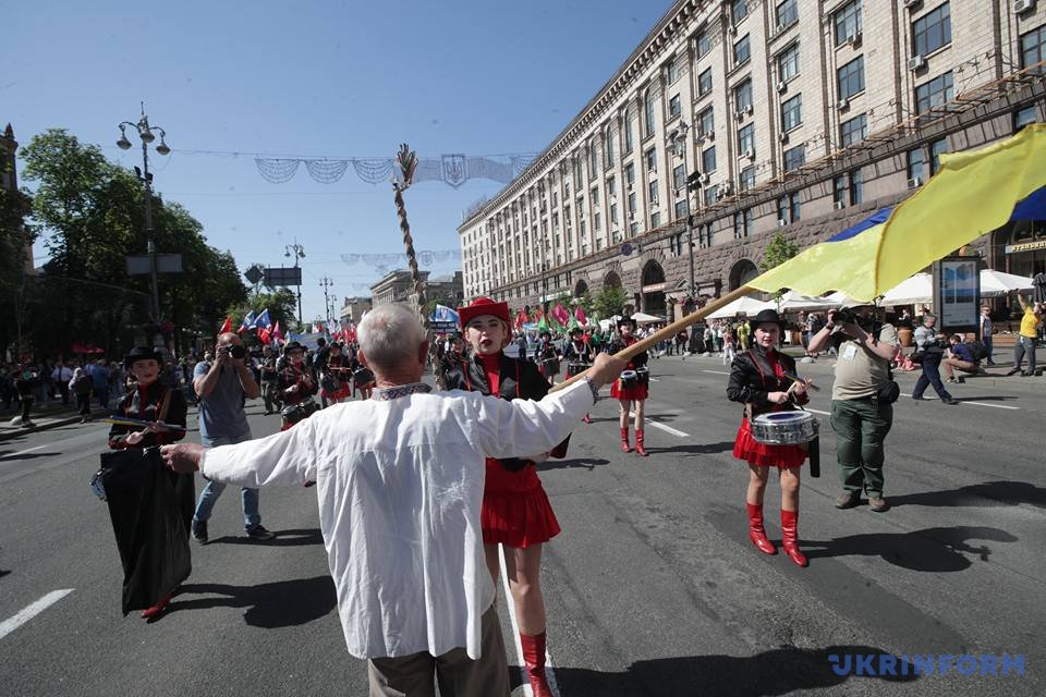 Первомайский марш в Киеве прошел без грубых нарушений порядка (фото, видео)