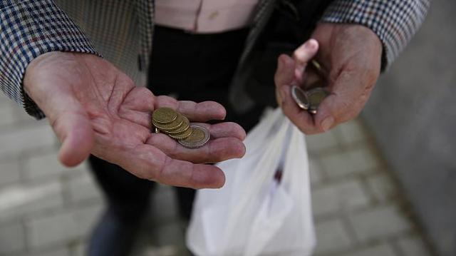 63% опрошенных жителей Киевщины относят себя к беднякам