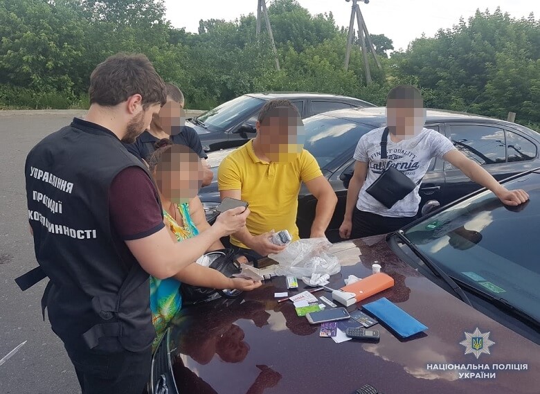 Группа наркоторговцев задержана в Киеве (фото, видео)
