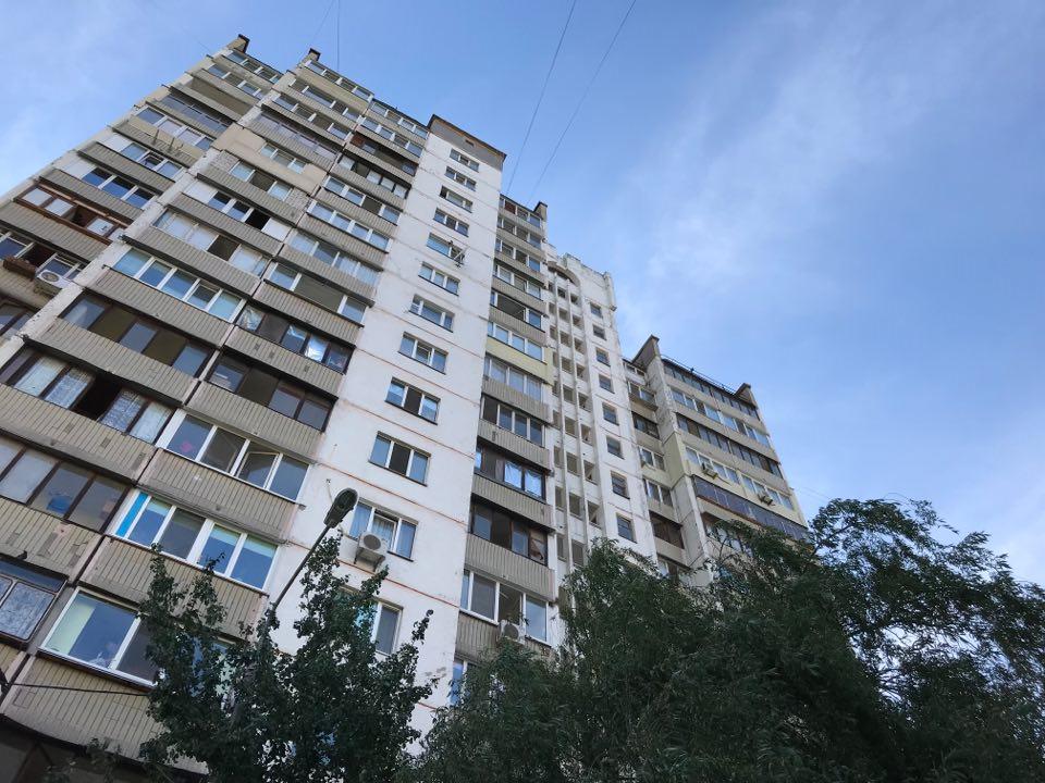 В Деснянском районе Киева лифт с человеком пролетел 10 этажей