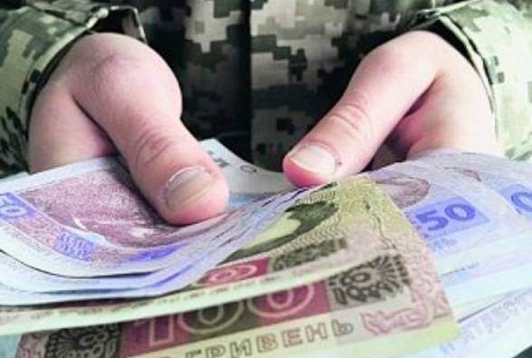 В Минобороны хотят повысить зарплаты военным: просят у Кабмина 4,5 млрд гривен