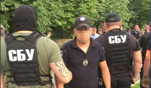 СБУ задержала патрульного полицейского в Киеве за взяточничество