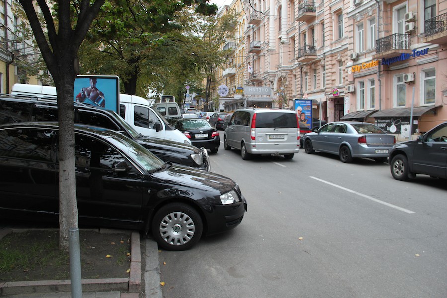 Паркинги в Киеве появятся, когда инвесторы увидят, что за них платят, - президент KAN Игорь Никонов