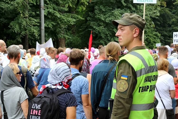 Крестный ход в Киеве: 20 тысяч шествующих и трое задержанных (фото, видео)