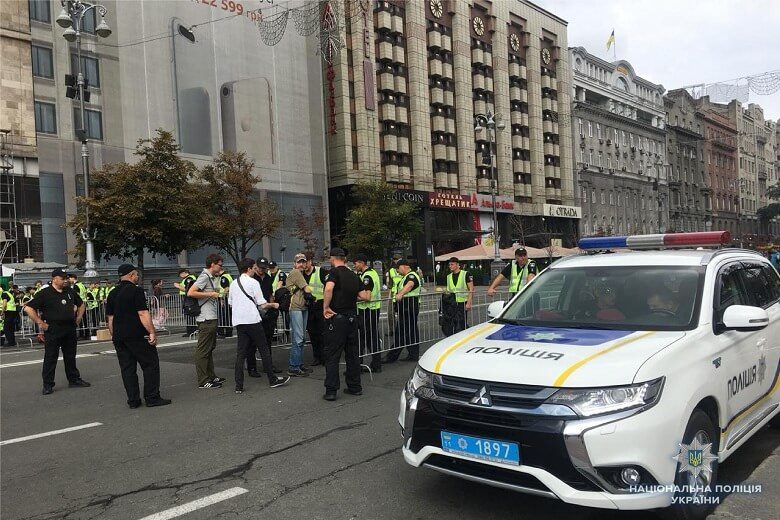 Крестный ход в Киеве: 20 тысяч шествующих и трое задержанных (фото, видео)