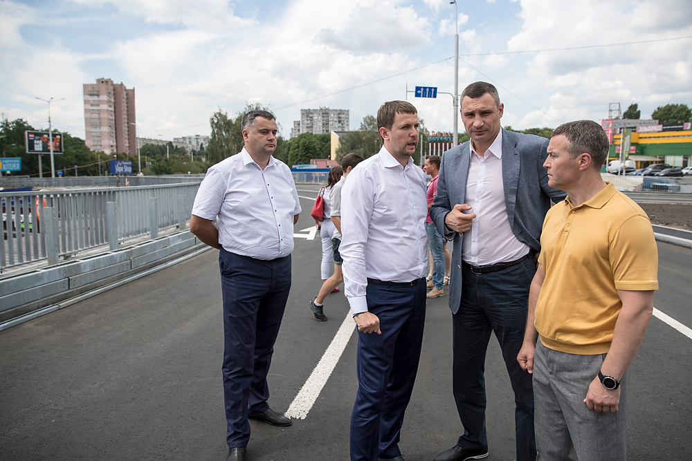 Кличко: Через неделю восстановится движение транспорта по развязке на пересечении Курбаса, Юры и Покотило