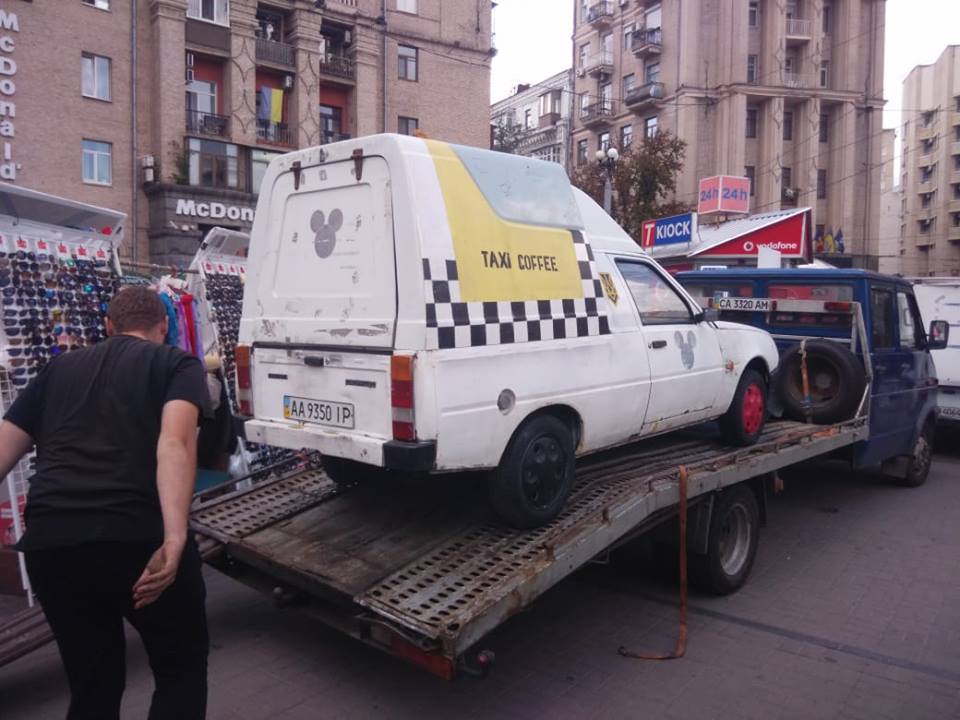 КП “Городской магазин” на прошлой неделе демонтировало в Киеве 10 автокофеен и лавок-автоприцепов