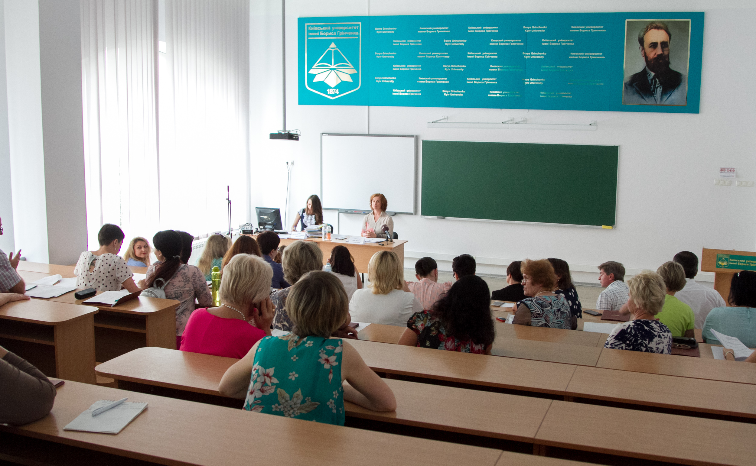 Без руководителей в Киеве остаются 12 школ и 24 детских сада