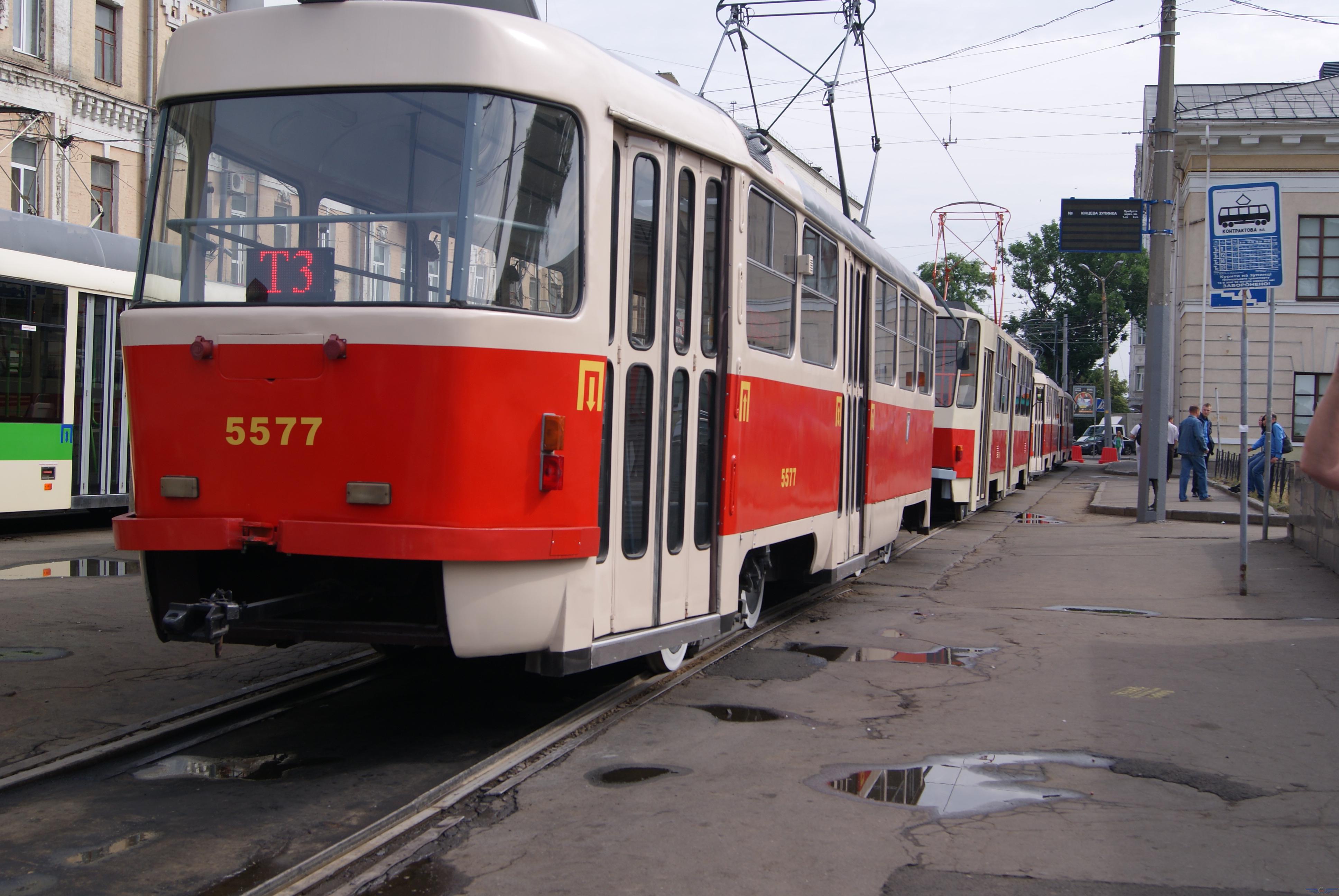 В Киеве восстанавливается движение трех трамвайных маршрутов
