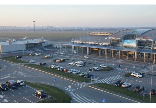 Из-за непогоды аэропорт “Киев” отменил несколько рейсов