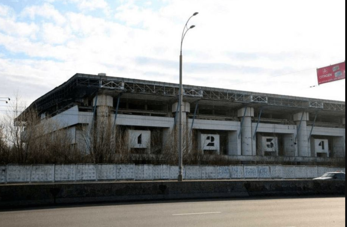 У Кличко просят Кабмин передать КГГА “Ледовый стадион”, вместо которого у Вагифа Алиева хотят построить ТРЦ “Южный”
