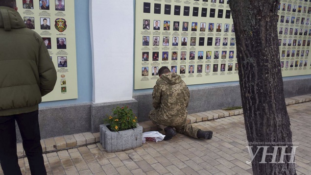 На Михайловской площади в Киеве откроют обновленную Стену памяти