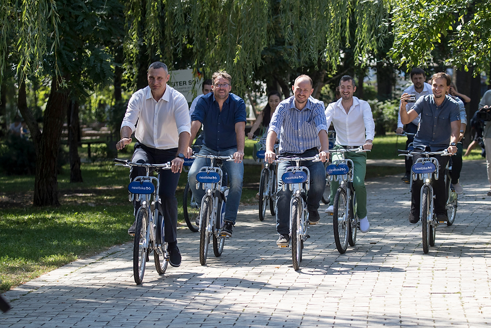 Виталий Кличко презентовал систему велопроката Bike sharing, которая начала работать в Киеве