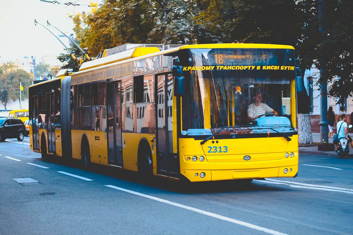 В ночь на понедельник столичные троллейбусы № 18 и 33 будут курсировать по измененному маршруту